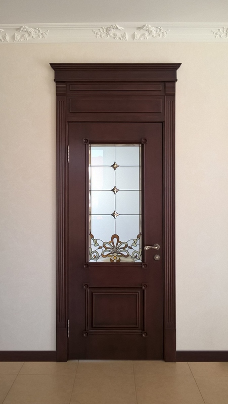 Классическая дверь, дверь межкомнатная, деревянные двери, двери с витражом, витраж, двери на заказ, двери из дерева
