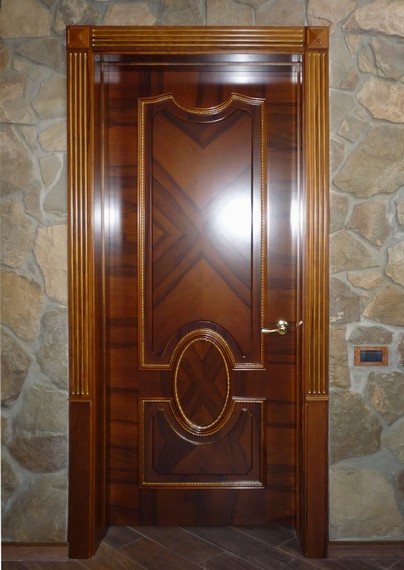 шпон палисандра, золотая патина, межкомнатная дверь