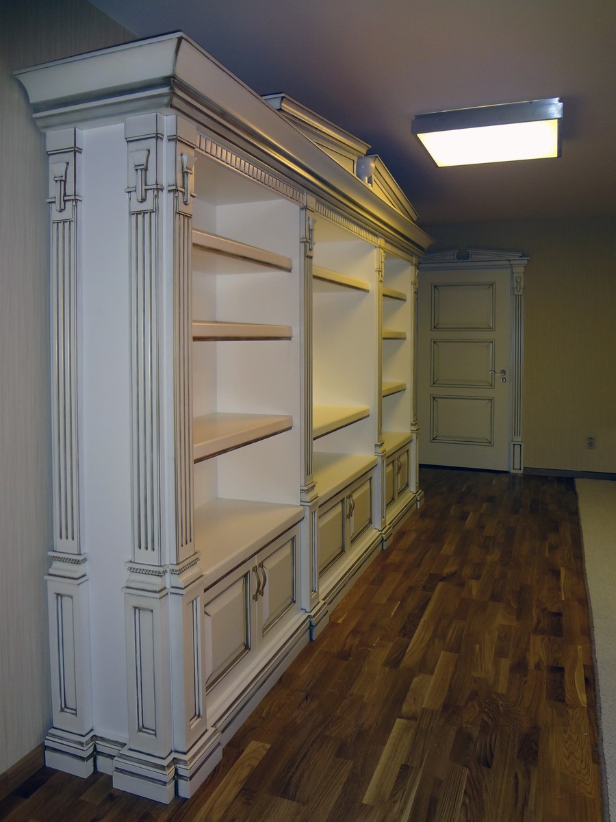 Классический шкаф, классические двери, белая мебель, элитная мебель, мебель из массива и мдф