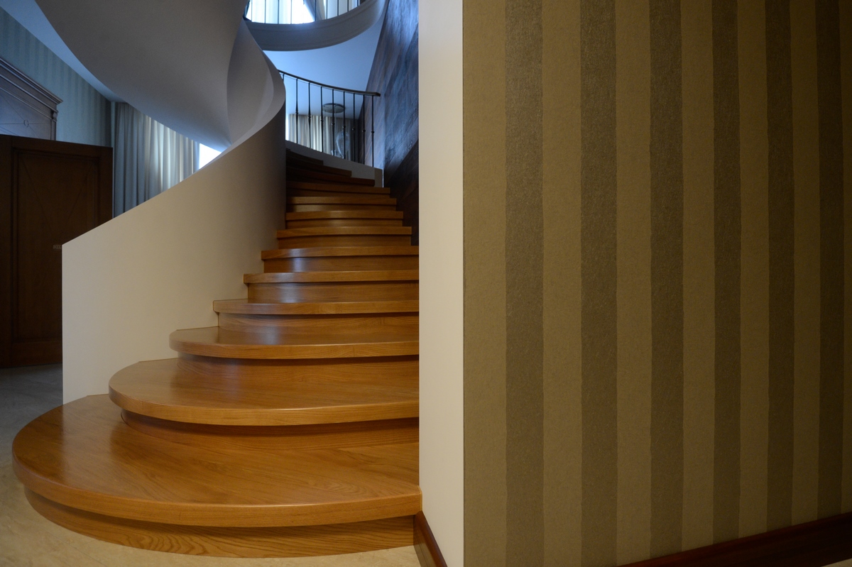 Современная лестница, деревянная лестница, винтовая лестница, сложная лестница, элитная лестница, лестница для дома