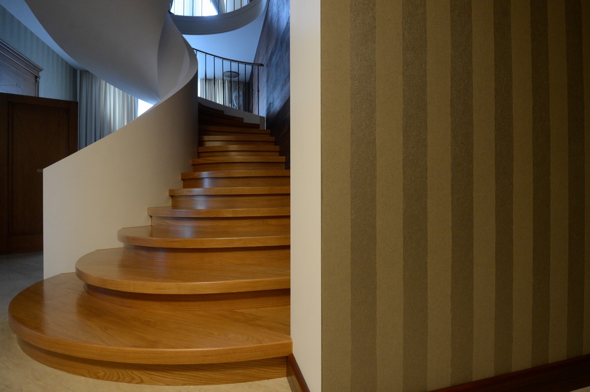 Современная лестница, деревянная лестница, винтовая лестница, сложная лестница, элитная лестница, лестница для дома