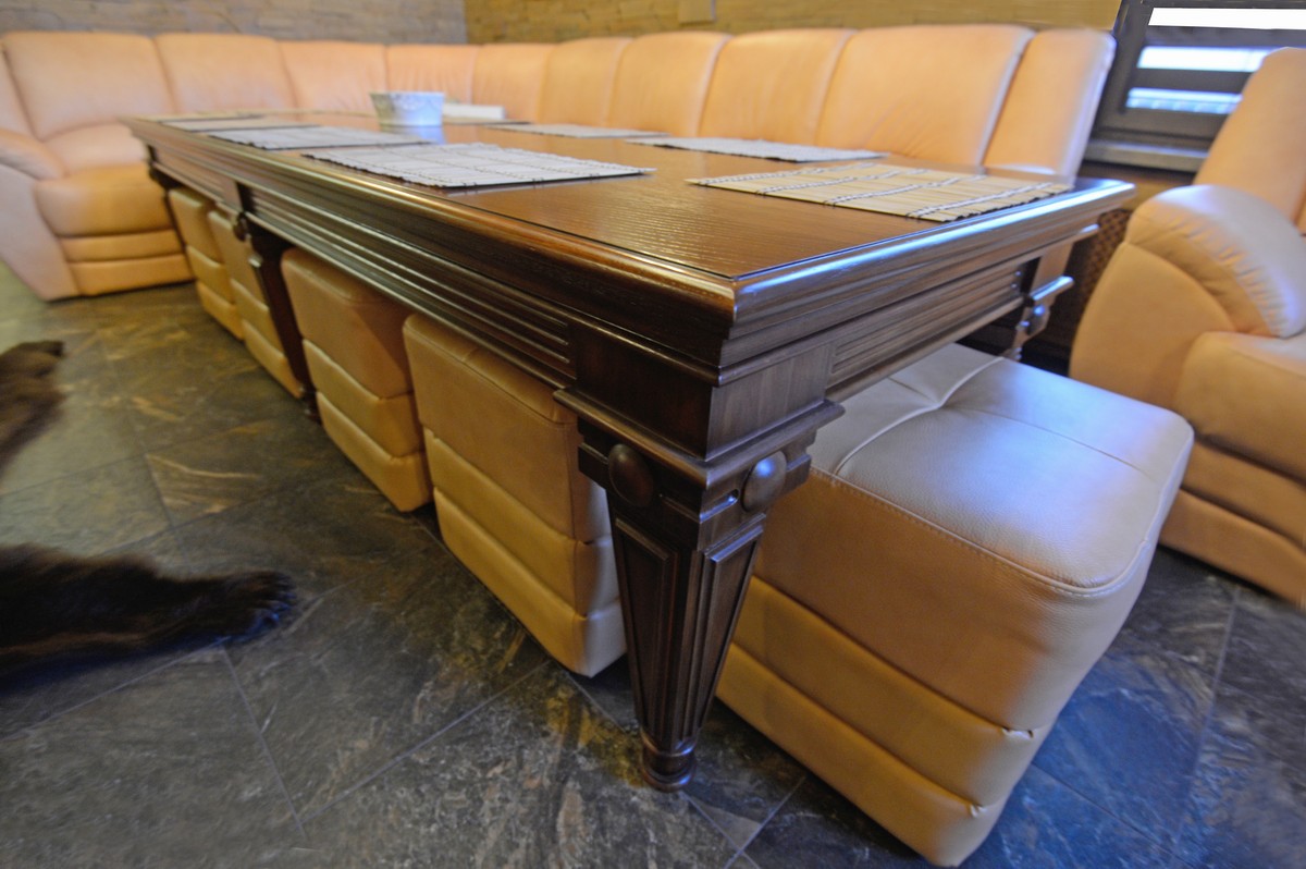 Обеденный стол, стол больших размеров, деревянный стол, стол из массива дуба, дубовый стол, классический стол, ножка стола, классическая ножка, столешница, профиль столешницы, царга с каннелюрами